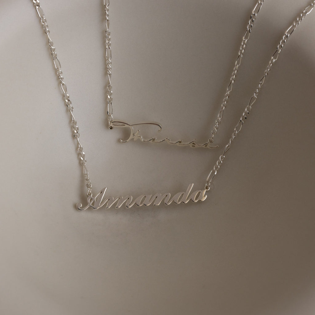 Carrie Name Necklace